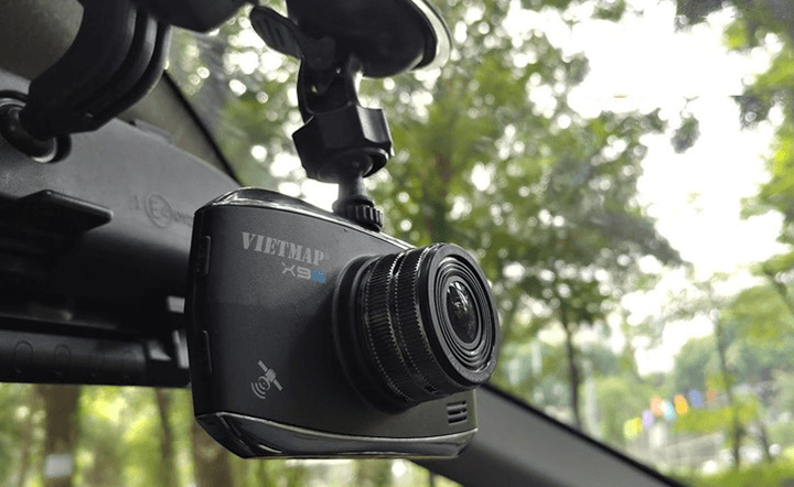 Camera hành trình là trang bị không thể thiếu trên xe ô tô