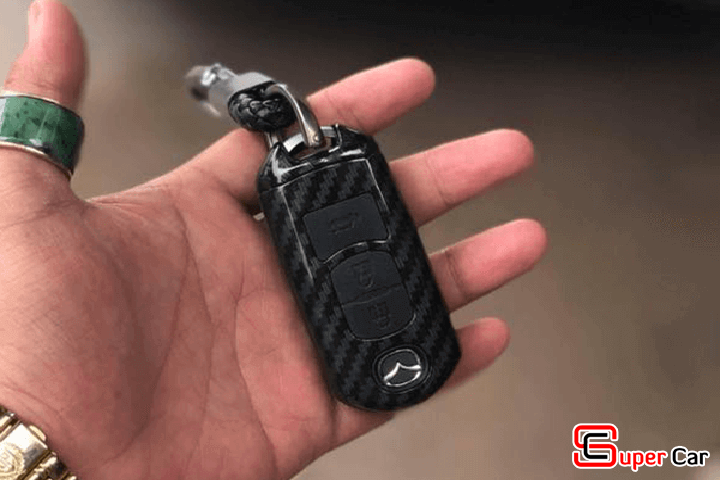 Bao da chìa khóa cacbon cho xe Mazda 3