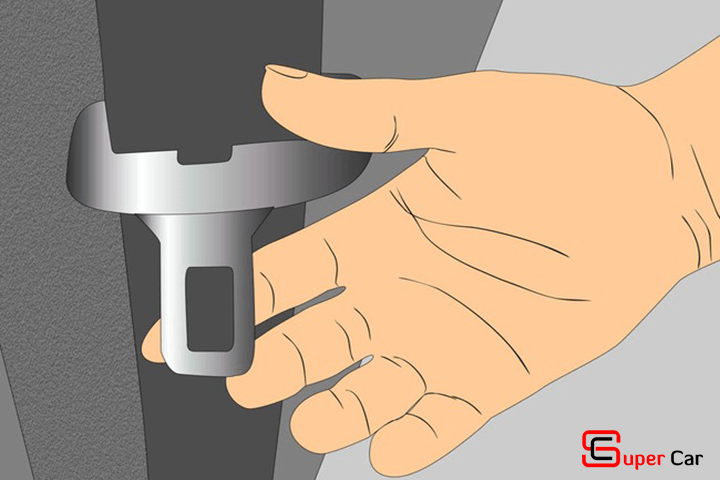 Cách thoát khỏi ô tô bị chìm dưới nước 2